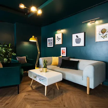 For Students Only Ensuites In Sky Plaza Leeds (West Yorkshire)