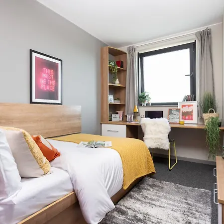 For Students Only Ensuites In Sky Plaza Apartment Leeds (West Yorkshire)